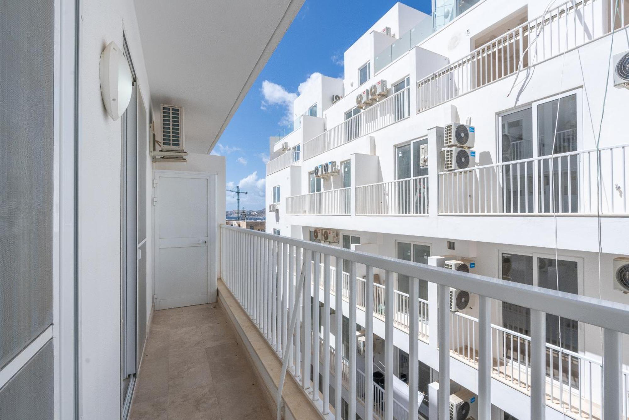 Modern & Luxurious Apartment - Prime Location San Pawl il-Baħar Zewnętrze zdjęcie